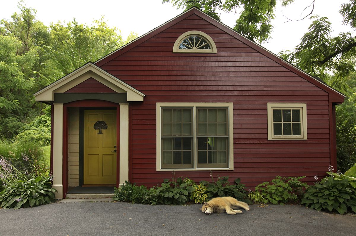 Låse Janice værtinde Guest Cottage of Slingerlands, NY - The Red Cottage